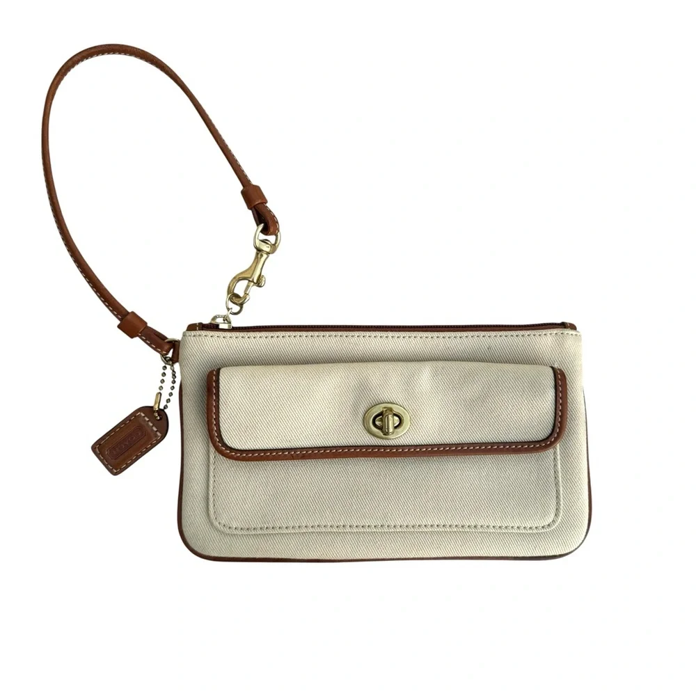 🆕 Coach Vintage Turn Lock Wristlet Clutch